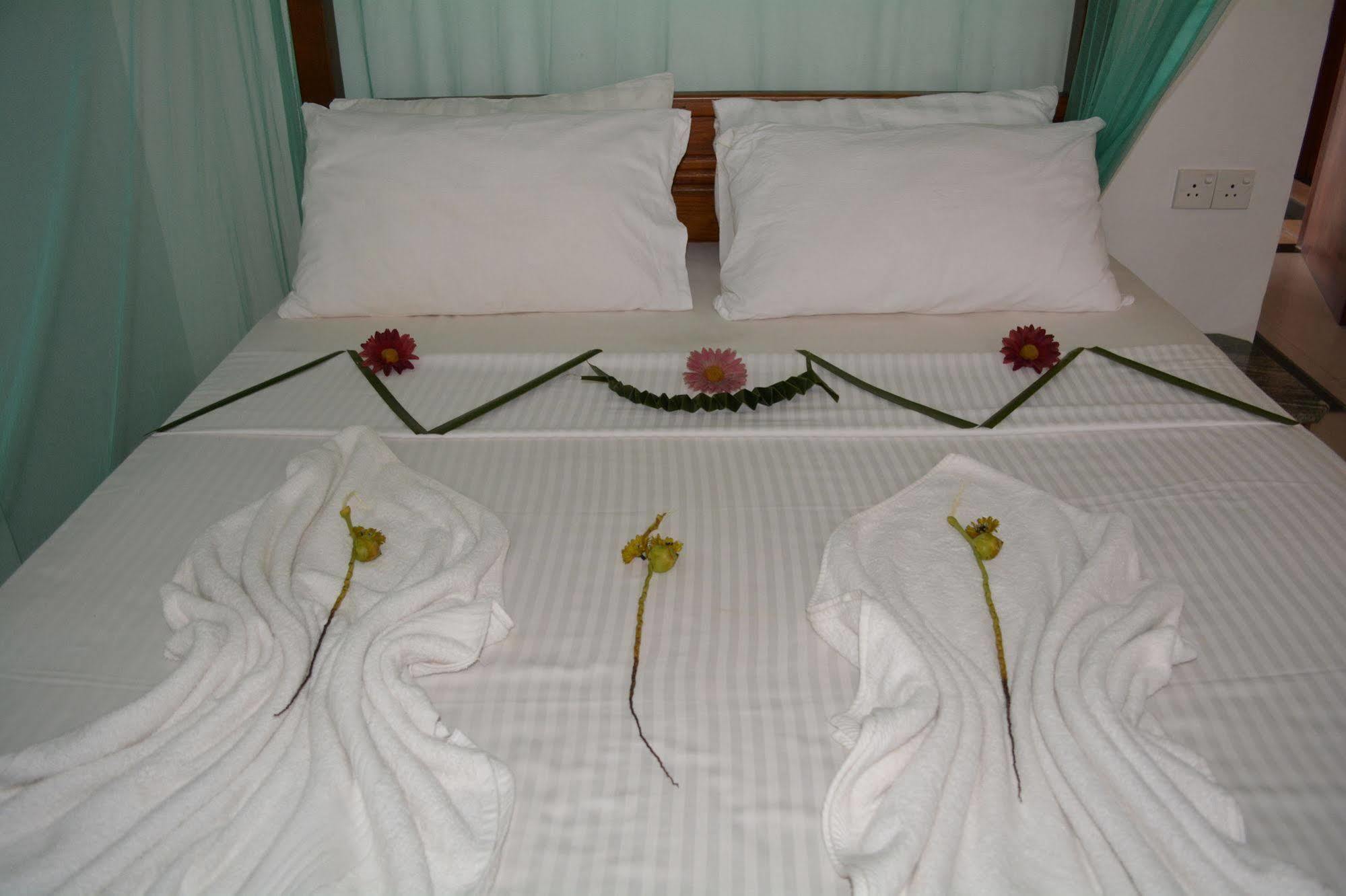 Sayurima Beach Hotel Ахангама Екстериор снимка
